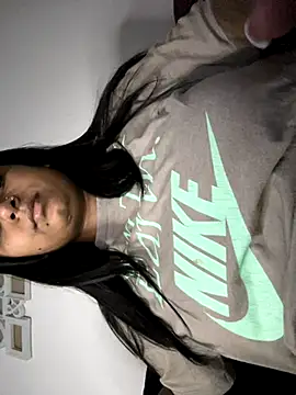 layla amin online show from 10, 9, 2025