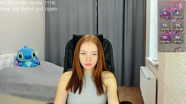 Snapshot of Hot_Mia_ chatting on 4, 12, 2024 Hot Mia online show from 4, 12, 2024