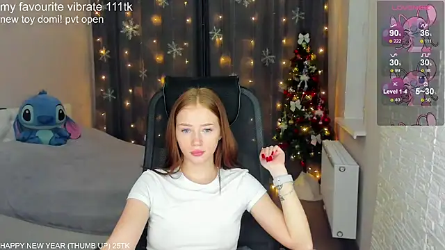 Snapshot of Hot_Mia_ chatting on 12, 12, 2024 Hot Mia online show from 12, 12, 2024