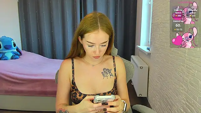 Snapshot of Hot_Mia_ chatting on 2, 7, 2026 Hot Mia online show from 2, 7, 2026