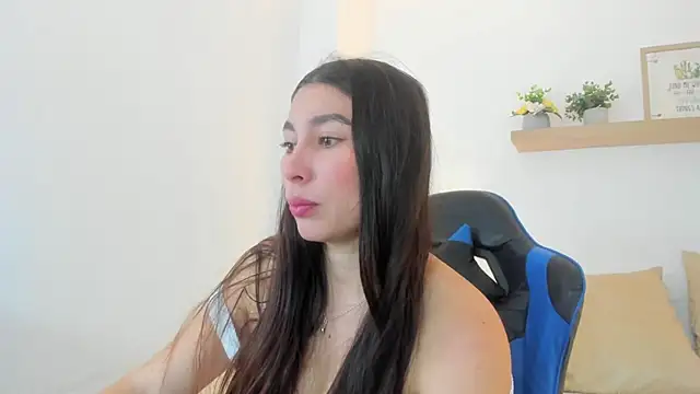 Snapshot of bella_99_ chatting on 12, 6, 2026 bella 99 online show from 12, 6, 2026