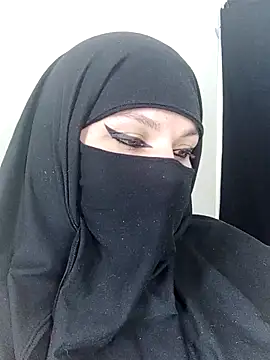 evelyn  salah online show from 21, 10, 2025