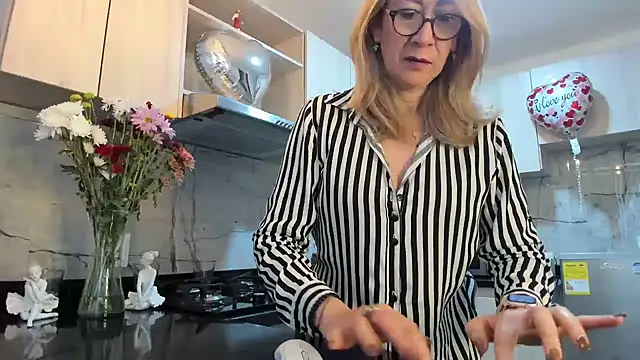 Snapshot of ashleymilf_1 chatting on 20, 2, 2025 ashleymilf 1 online show from 20, 2, 2025