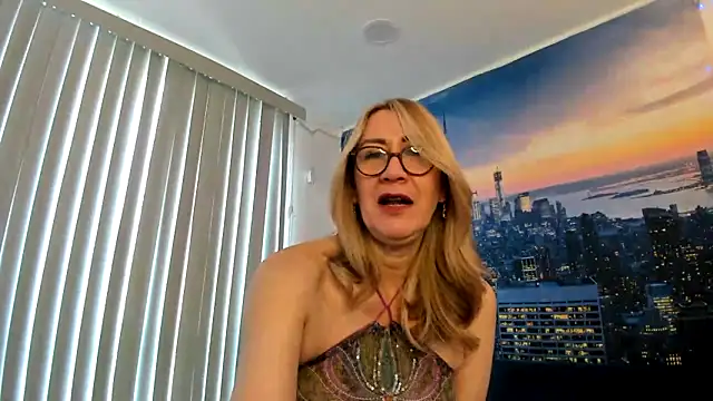 Snapshot of ashleymilf_1 chatting on 1, 3, 2025 ashleymilf 1 online show from 1, 3, 2025