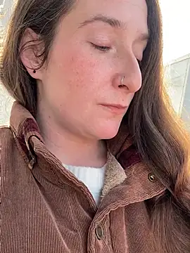 Mini And The Bear online show from 19, 4, 2026