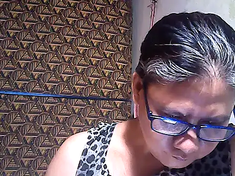 Snapshot of sweetsosie18 chatting on 1, 7, 2026 sweetsosie18 online show from 1, 7, 2026