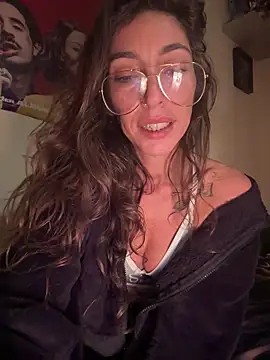 amanilouve online show from 8, 11, 2025