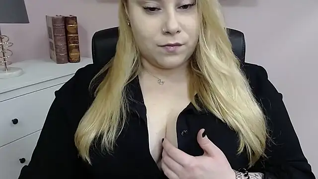 Snapshot of XgloryHAILEY chatting on 3, 12, 2024 XgloryHAILEY online show from 3, 12, 2024