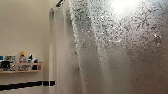 dreamyriri online show from 4, 3, 2026