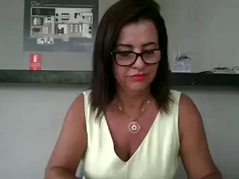 Linda1975 online show from 5, 2, 2025