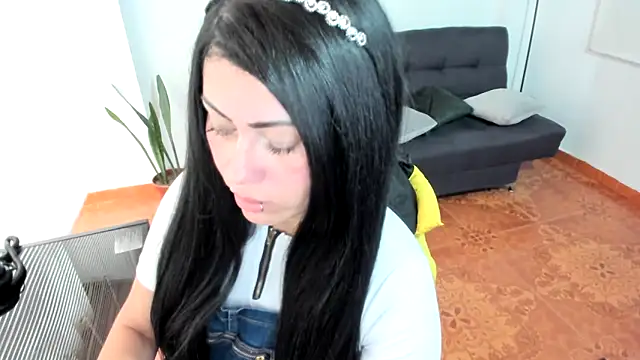 Tania mature online show from 21, 10, 2025