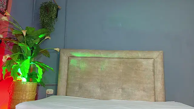 nicol snow online show from 8, 3, 2026