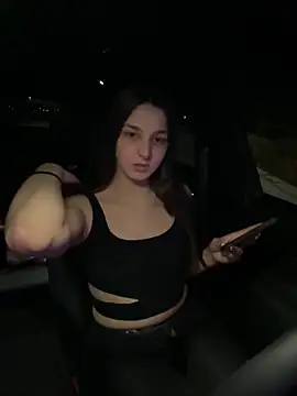 DoriDeluxe66 online show from 8, 2, 2025