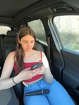 DoriDeluxe66 online show from 9, 2, 2025