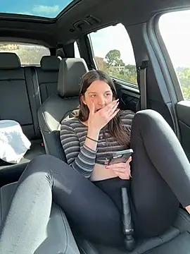 DoriDeluxe66 online show from 10, 2, 2025