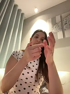 DoriDeluxe66 online show from 20, 2, 2025