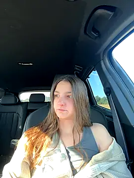 DoriDeluxe66 online show from 19, 9, 2025