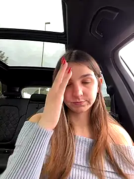 DoriDeluxe66 online show from 8, 11, 2025