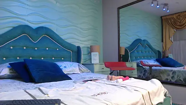 JolieDuvalle online show from 12, 11, 2025