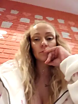 Bondgirl 013 online show from 19, 12, 2025