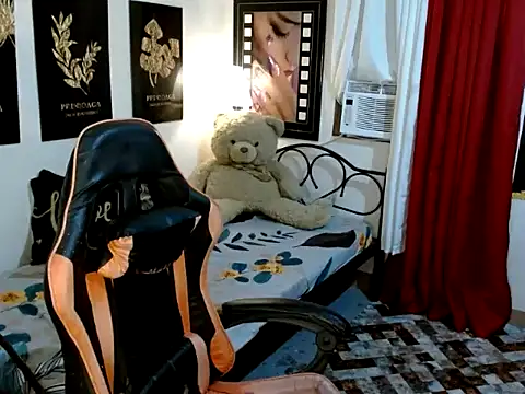 Snapshot of UrhotGoddess chatting on 13, 10, 2025 UrhotGoddess online show from 13, 10, 2025