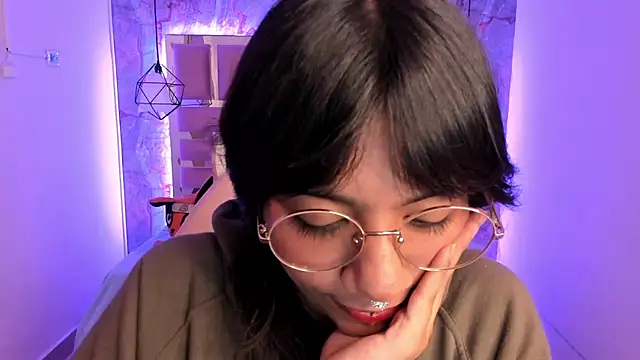 Nami usagi online show from 11, 12, 2024