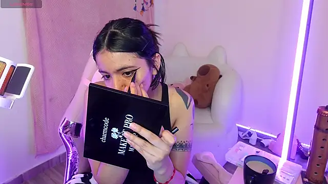 Nami usagi online show from 21, 9, 2025