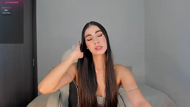 RebeccaBaxter online show from 9, 1, 2025