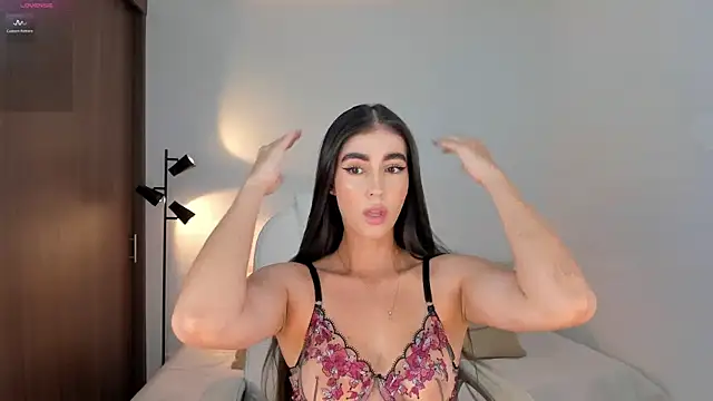 RebeccaBaxter online show from 25, 3, 2026