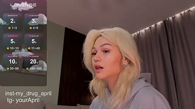 Snapshot of MyApril chatting on 10, 9, 2025 MyApril online show from 10, 9, 2025