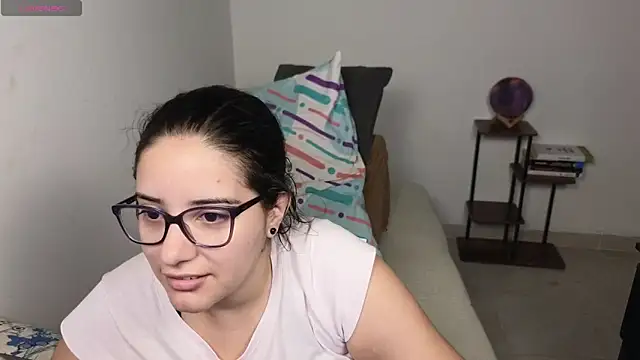 Snapshot of blue__moon_ chatting on 6, 5, 2026 blue moon online show from 6, 5, 2026