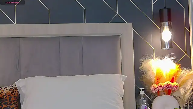 EmyLaveau online show from 30, 1, 2025