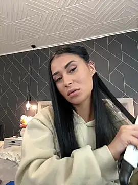 EmyLaveau online show from 25, 2, 2025