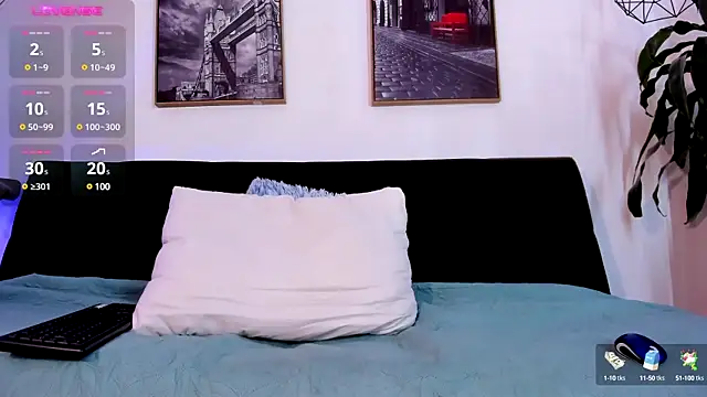 Snapshot of Sweet_Alessandre chatting on 8, 1, 2025 Sweet Alessandre online show from 8, 1, 2025