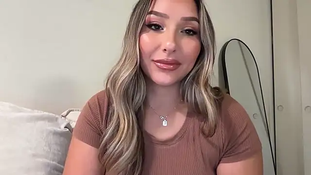 Snapshot of lustfulsmiles chatting on 9, 9, 2025 lustfulsmiles online show from 9, 9, 2025