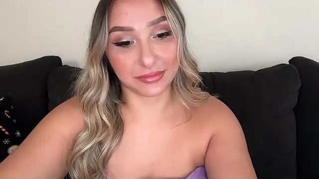 Snapshot of lustfulsmiles chatting on 8, 10, 2025 lustfulsmiles online show from 8, 10, 2025