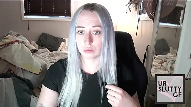 Snapshot of ursluttygf chatting on 14, 11, 2025 ursluttygf online show from 14, 11, 2025