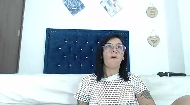 Snapshot of QueenSquirt_ chatting on 22, 1, 2025 QueenSquirt online show from 22, 1, 2025