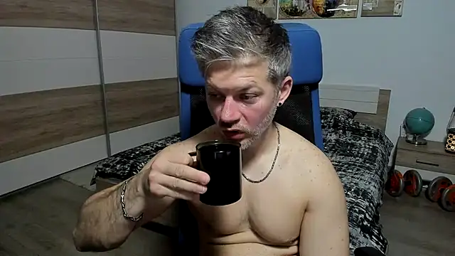 Snapshot of RobbyShawz chatting on 28, 4, 2026 RobbyShawz online show from 28, 4, 2026