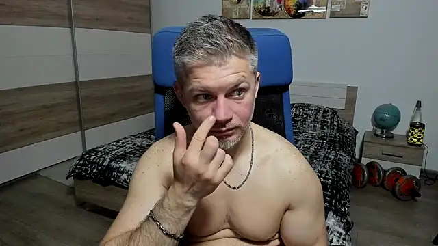 Snapshot of RobbyShawz chatting on 5, 5, 2026 RobbyShawz online show from 5, 5, 2026