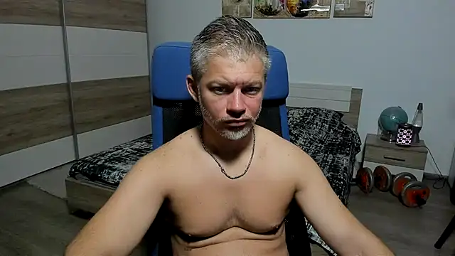 Snapshot of RobbyShawz chatting on 4, 7, 2026 RobbyShawz online show from 4, 7, 2026