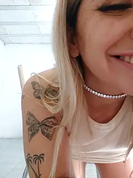 Snapshot of cositarica2555 chatting on 19, 4, 2026 cositarica2555 online show from 19, 4, 2026