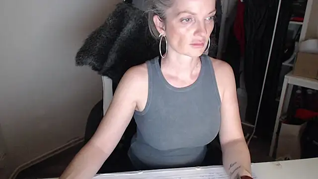 Snapshot of Sabdeluxe chatting on 15, 1, 2025 Sabdeluxe online show from 15, 1, 2025