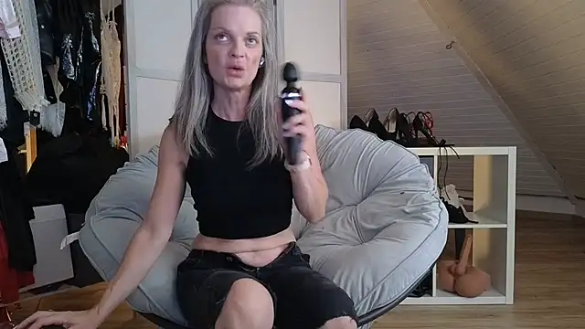 Snapshot of Sabdeluxe chatting on 29, 9, 2025 Sabdeluxe online show from 29, 9, 2025