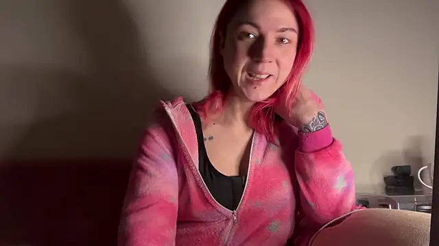 Nikky Divine online show from 4, 1, 2025