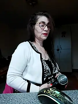 Chriss Tinaa online show from 19, 2, 2025