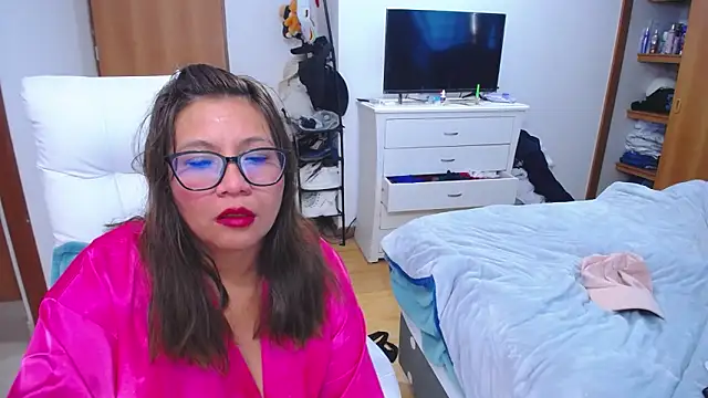 Snapshot of mondirty70 chatting on 27, 10, 2025 mondirty70 online show from 27, 10, 2025