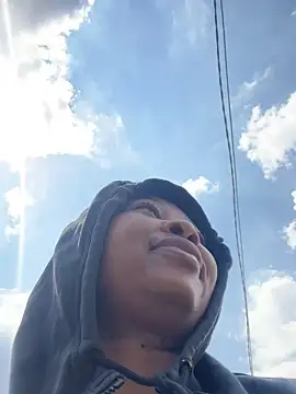 cherrybabe76 online show from 5, 11, 2025