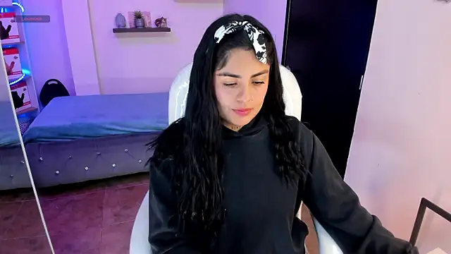 Snapshot of Catalinaa_martinez chatting on 3, 12, 2024 Catalinaa martinez online show from 3, 12, 2024