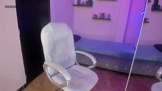 Snapshot of Catalinaa_martinez chatting on 11, 12, 2024 Catalinaa martinez online show from 11, 12, 2024